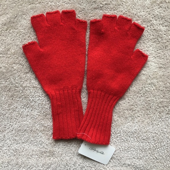 Christopher Fischer fingerless gloves - Picture 2 of 4